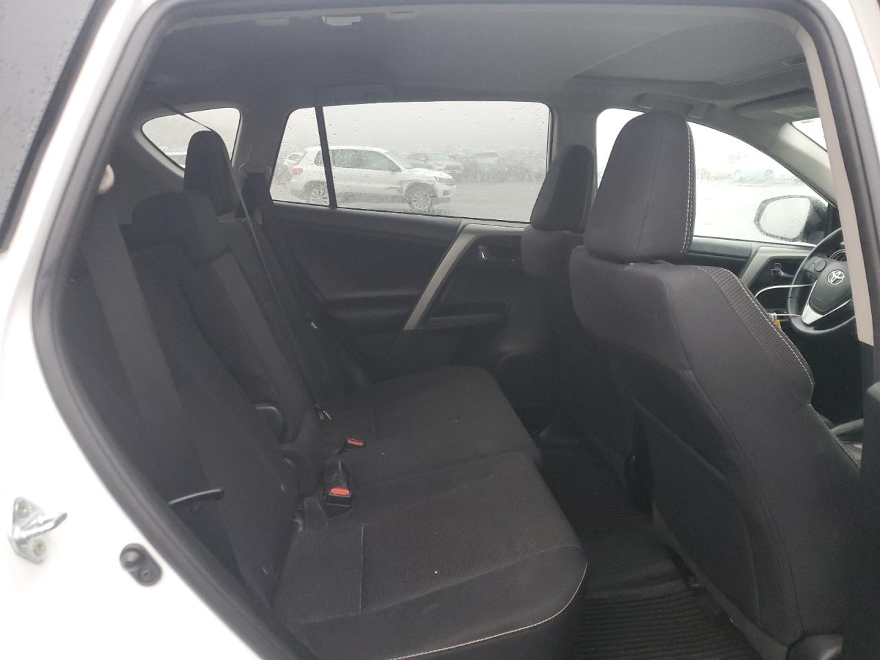 2017 Toyota RAV 4 - Image 11