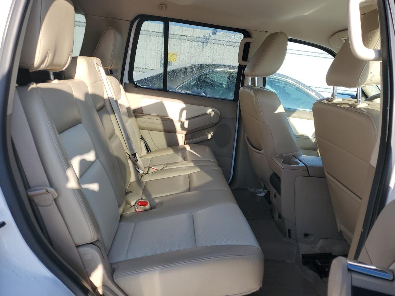 2010 Ford Explorer - Image 11