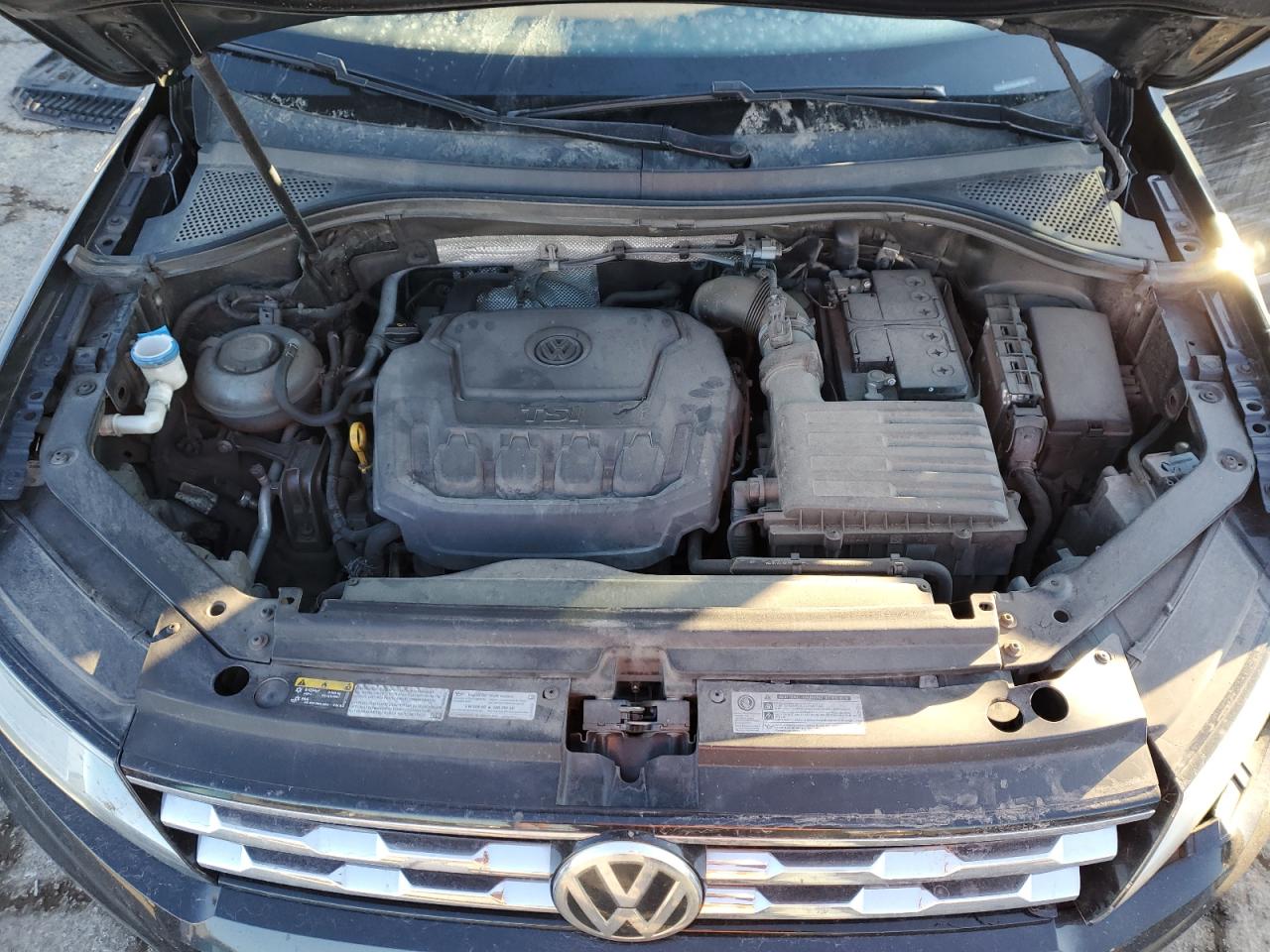 2018 Volkswagen Tiguan - Image 14
