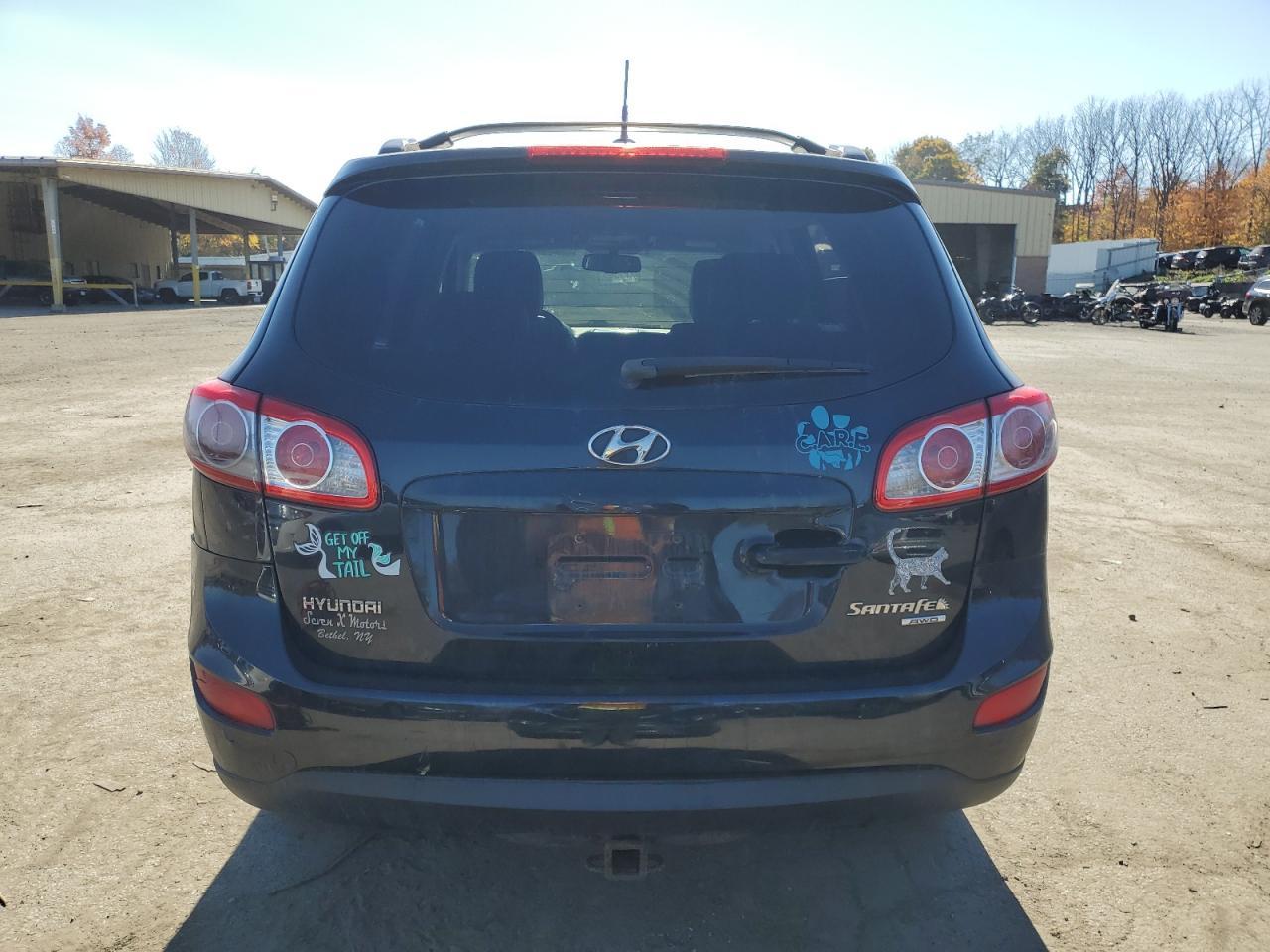 2010 Hyundai Santa Fe - Image 6