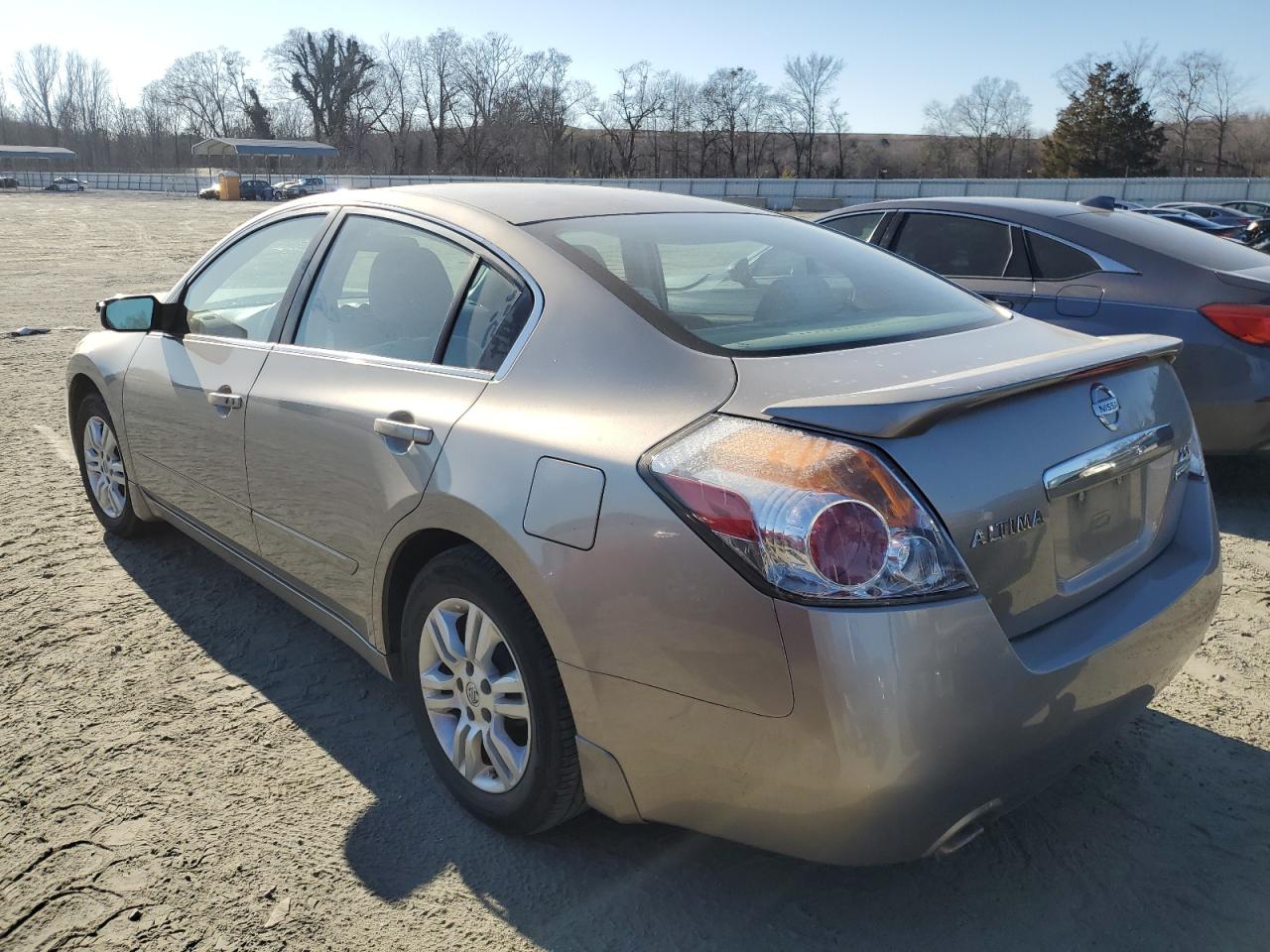 2011 Nissan Altima - Image 2