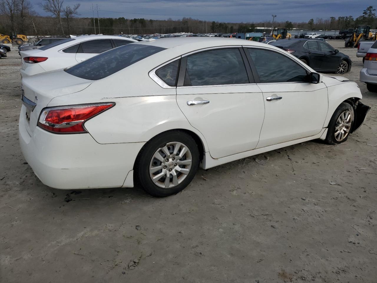 2015 Nissan Altima - Image 3