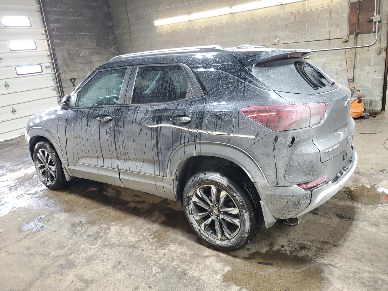 2022 Chevrolet TrailBlazer - Image 2