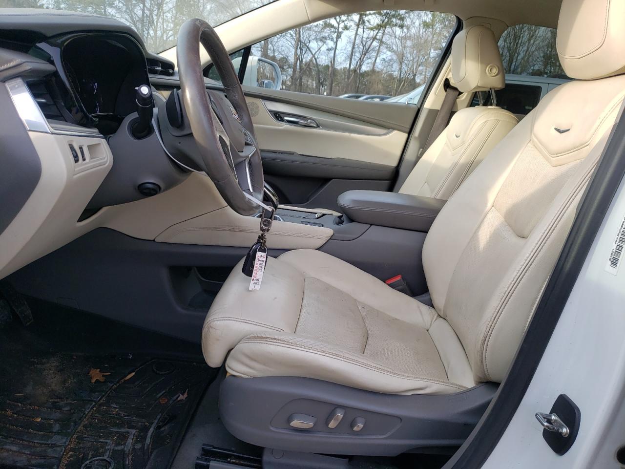 2017 Cadillac XT5 - Image 7