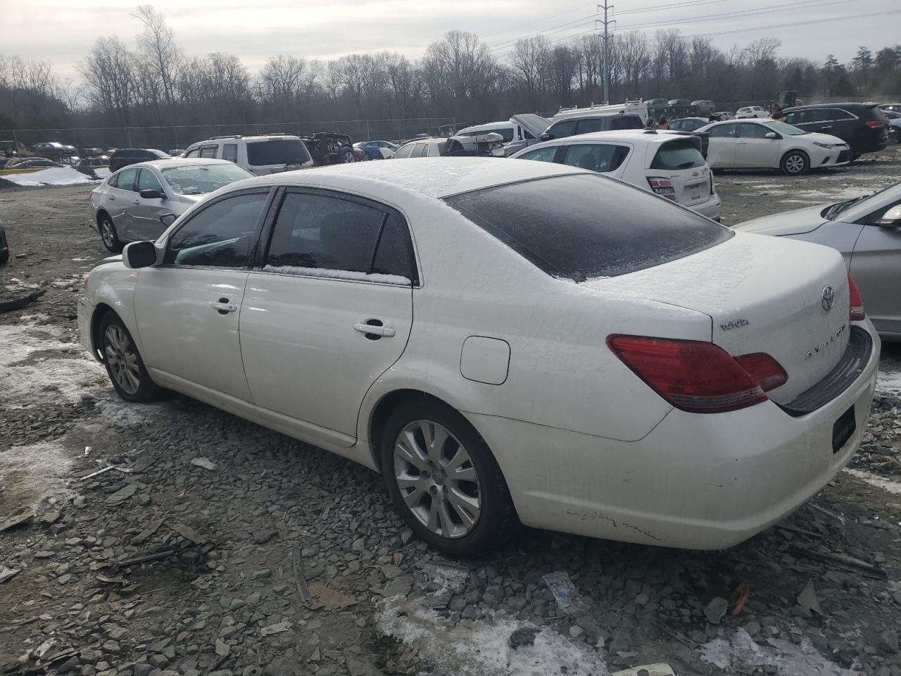 2008 Toyota Avalon - Image 2