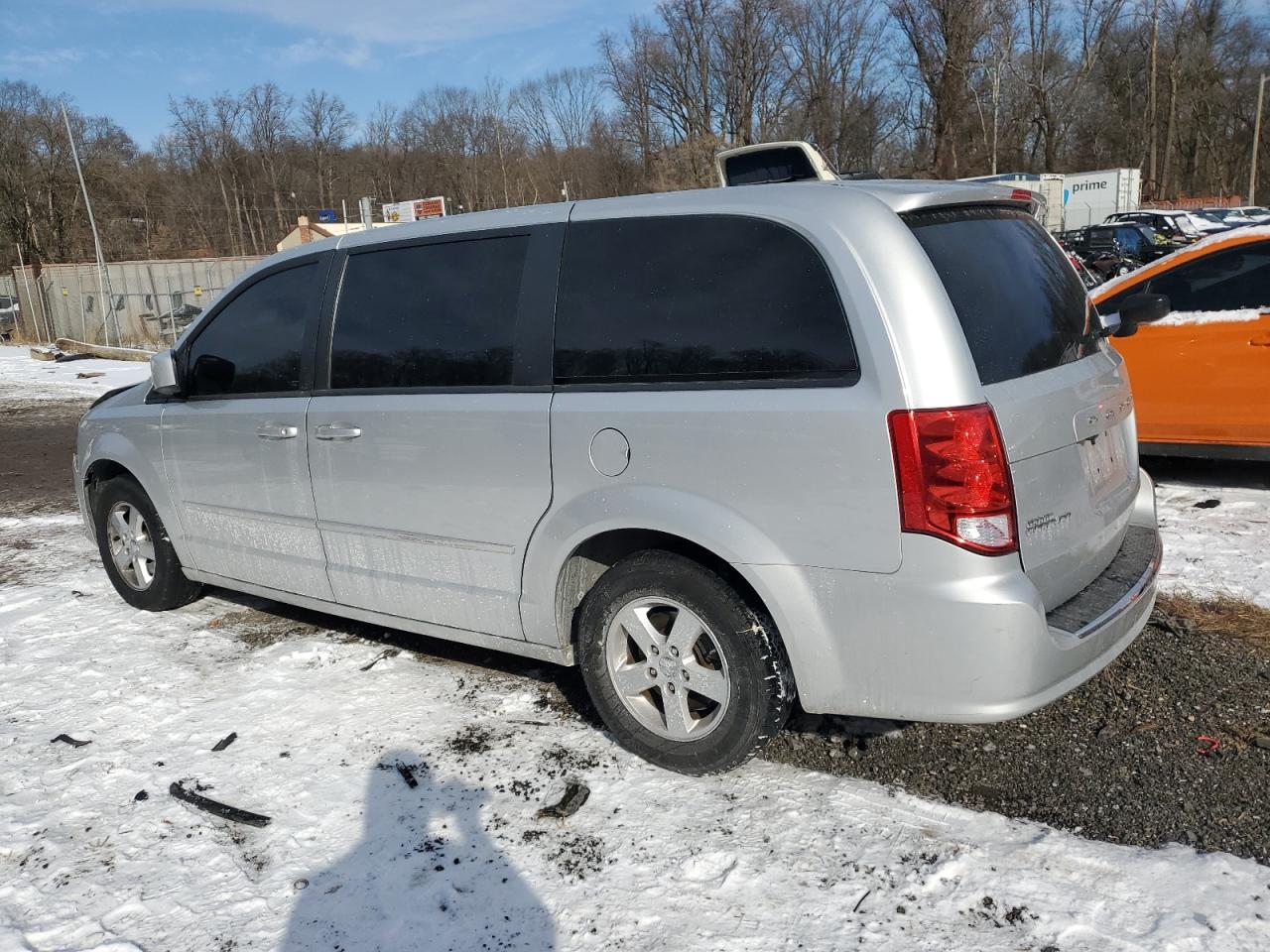 2011 Dodge Caravan - Image 2