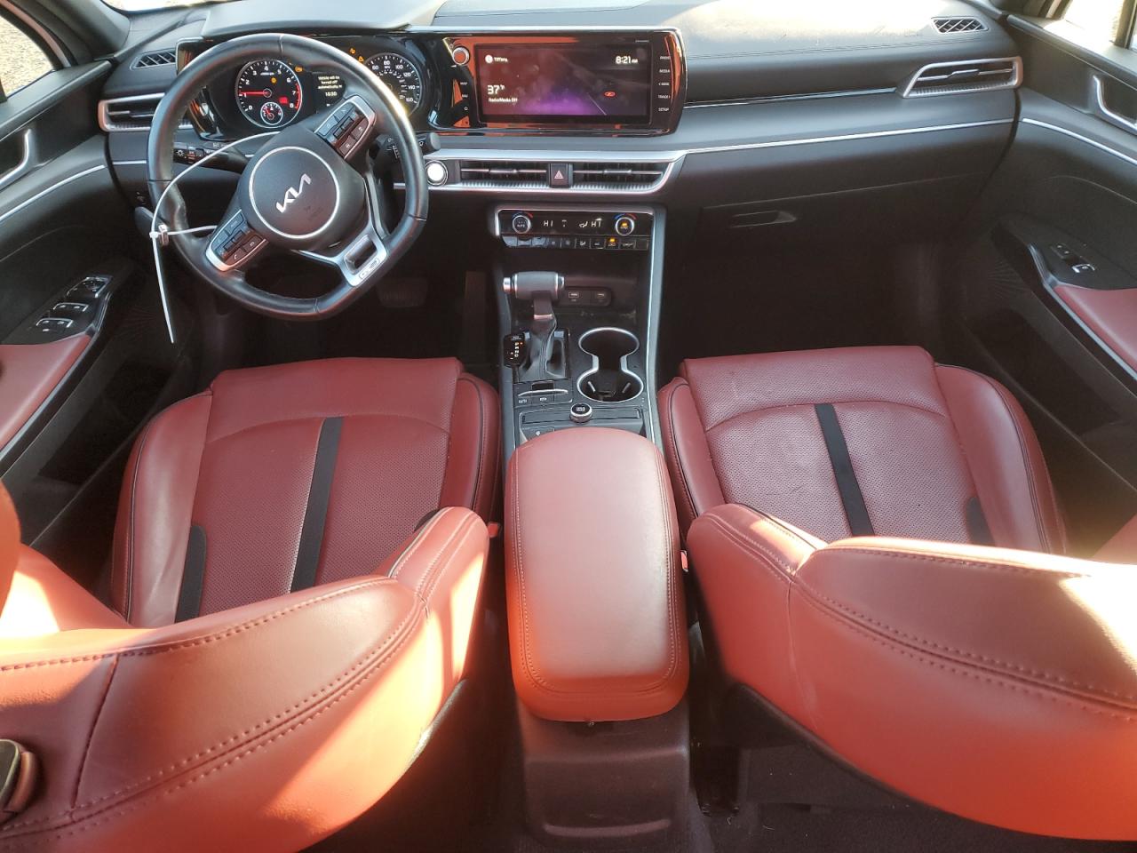 2022 Kia K5 - Image 8
