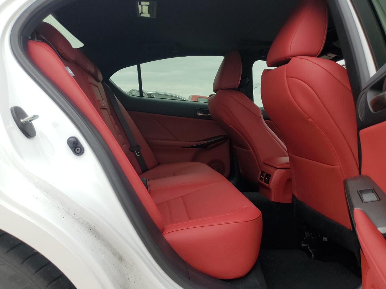 2022 Lexus IS - Image 10
