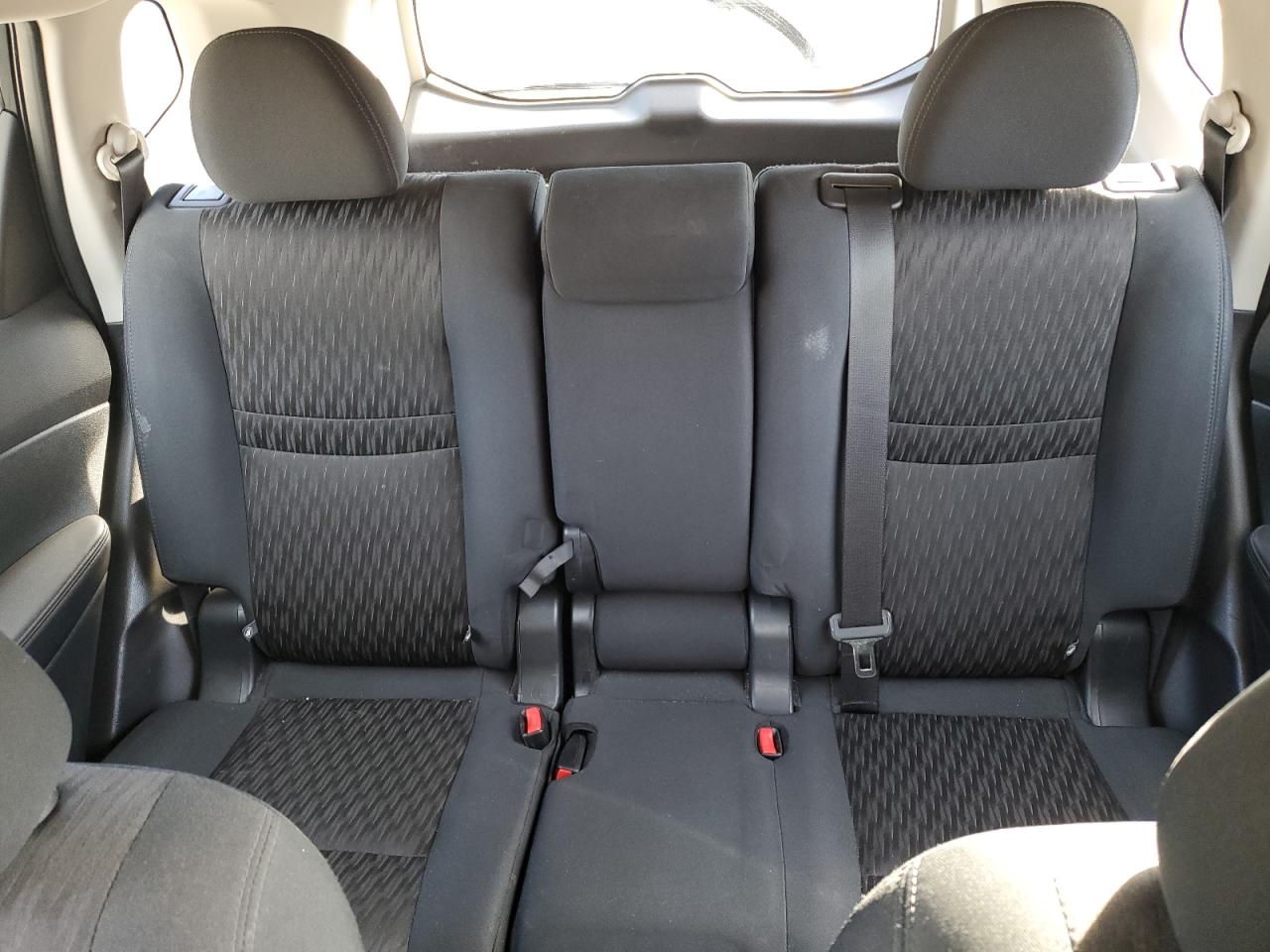 2018 Nissan Rogue - Image 10