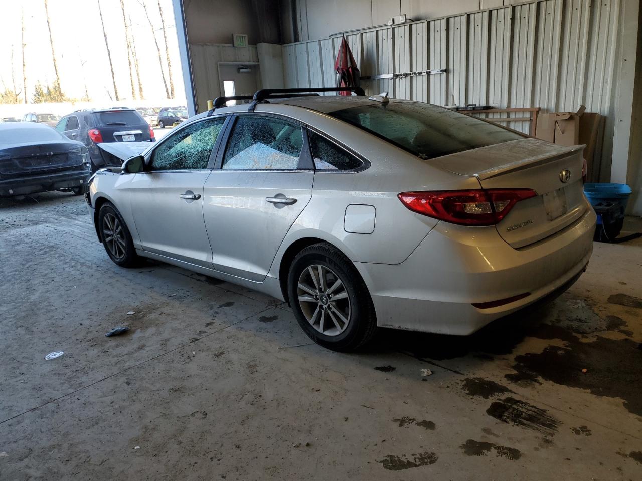 2016 Hyundai Sonata - Image 2