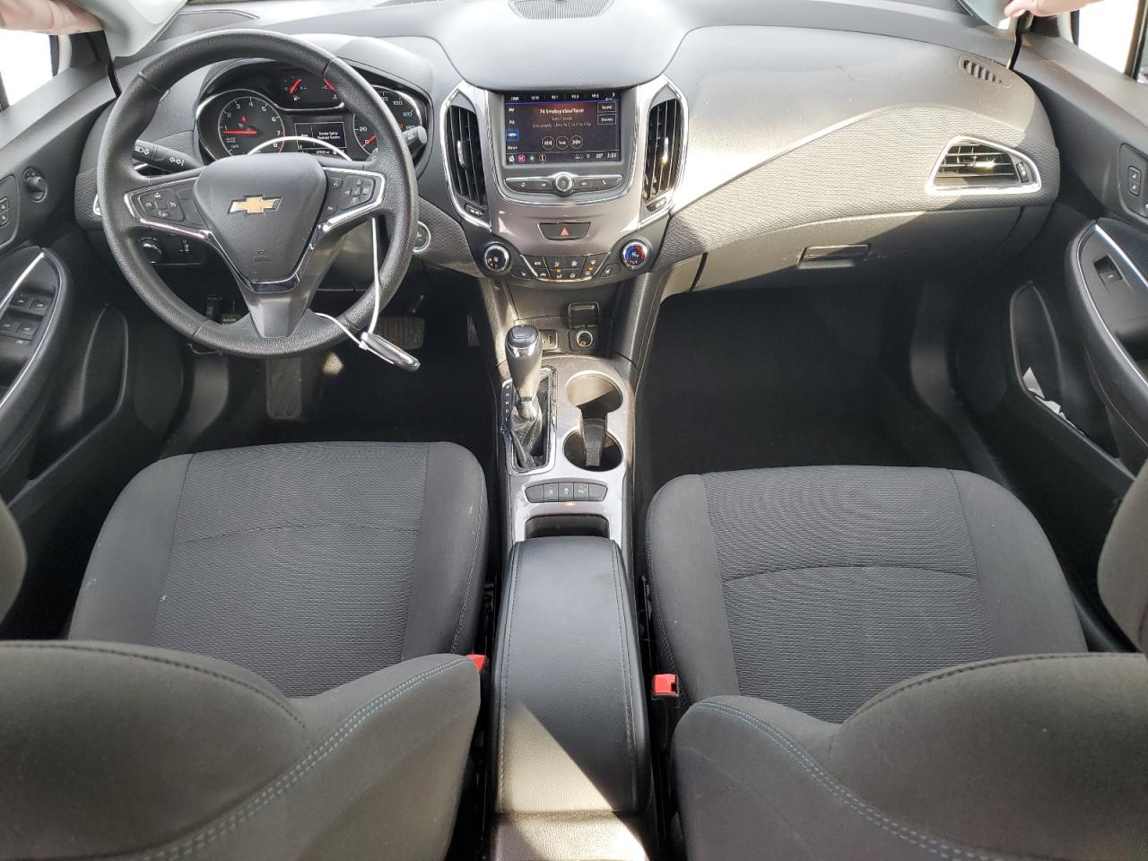 2019 Chevrolet Cruze - Image 8