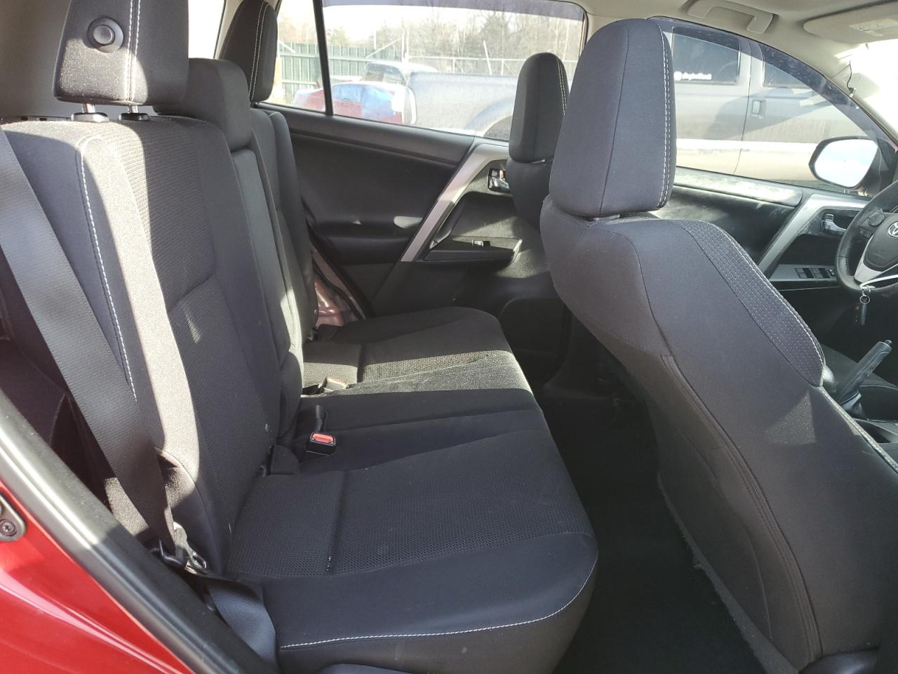 2017 Toyota RAV 4 - Image 11