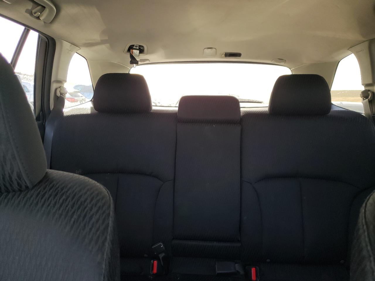 2011 Subaru Outback - Image 10