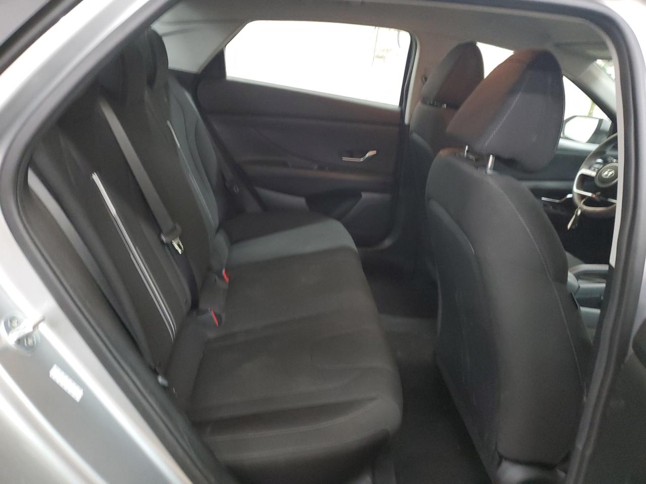 2022 Hyundai Elantra - Image 10