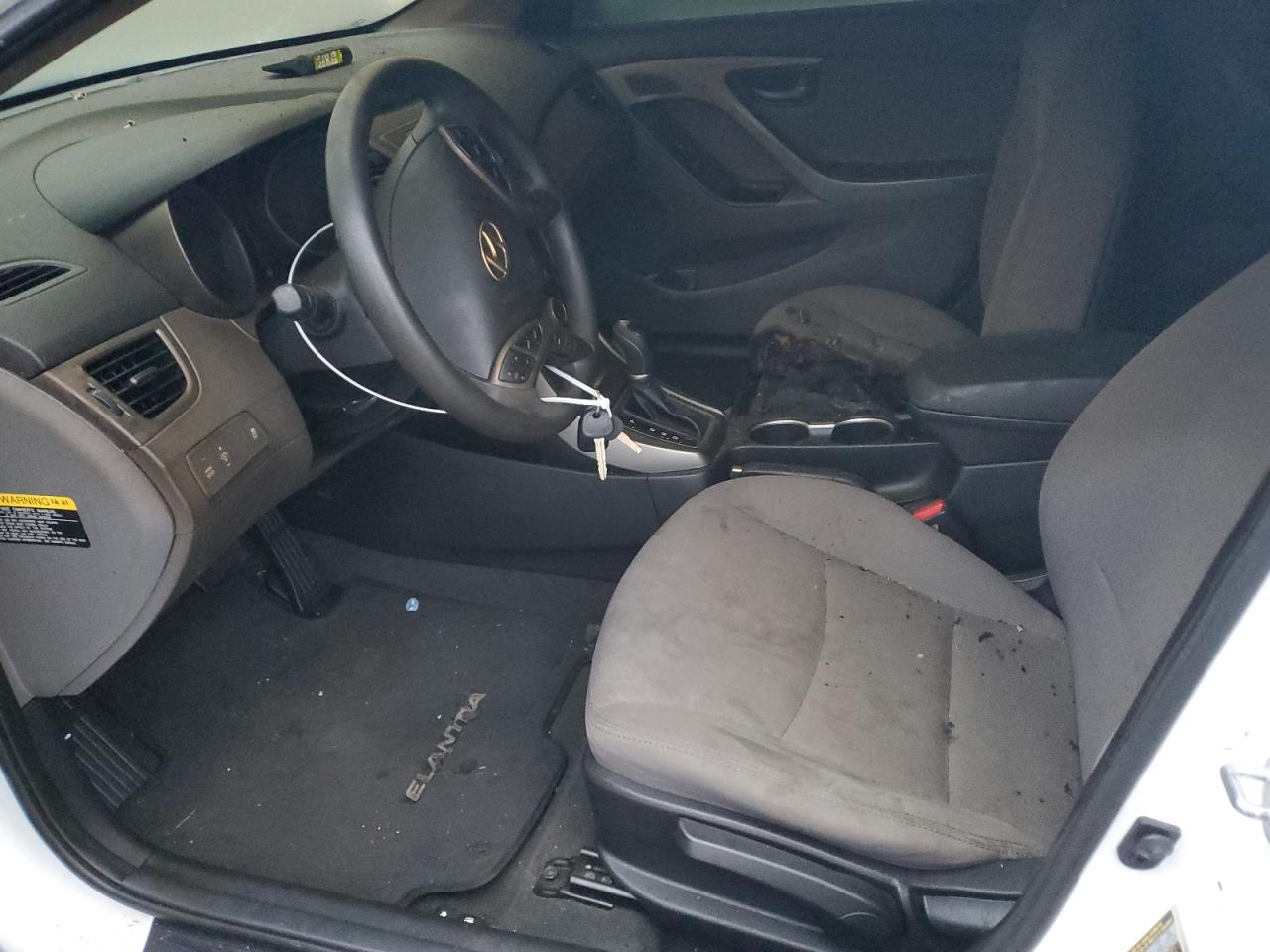 2016 Hyundai Elantra - Image 7