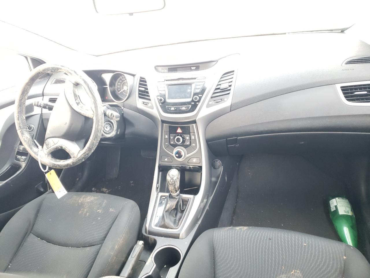 2015 Hyundai Elantra - Image 8