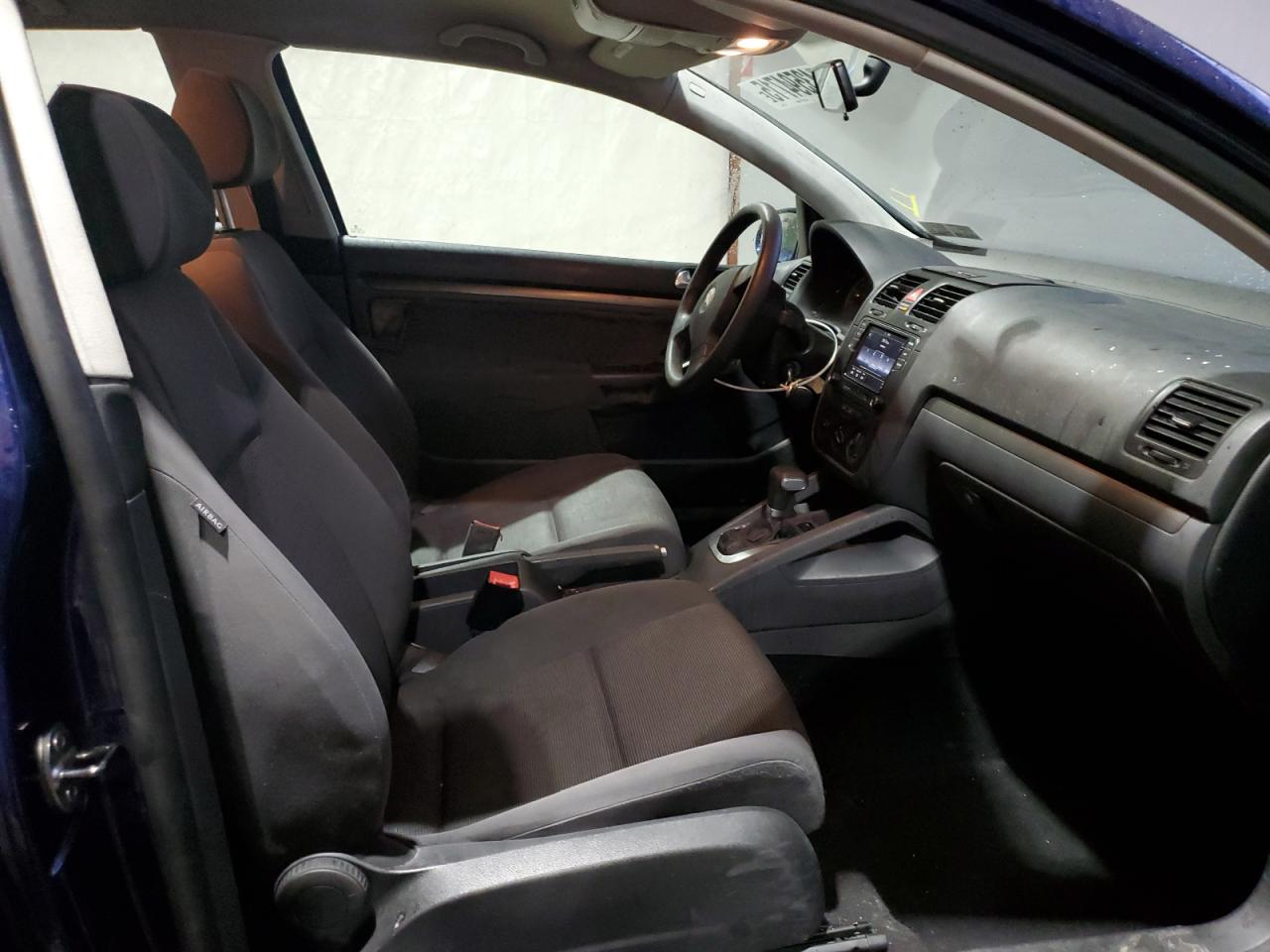 2007 Volkswagen Golf - Image 10