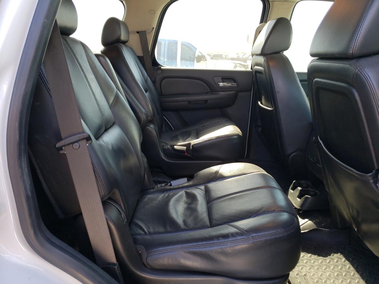 2009 Chevrolet Tahoe - Image 11
