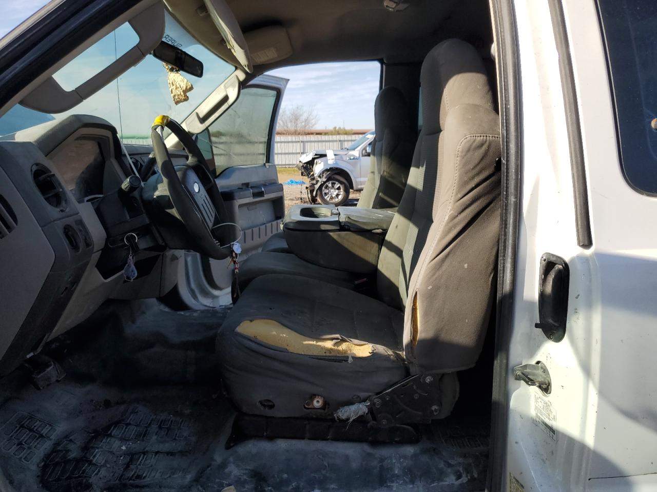 2009 Ford F250 - Image 7