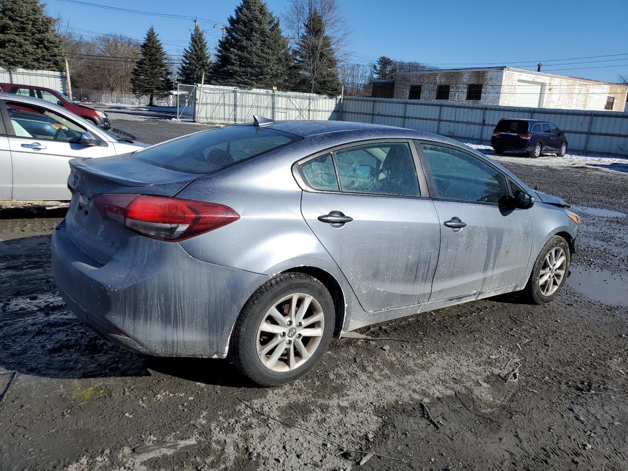 2017 Kia Forte - Image 3
