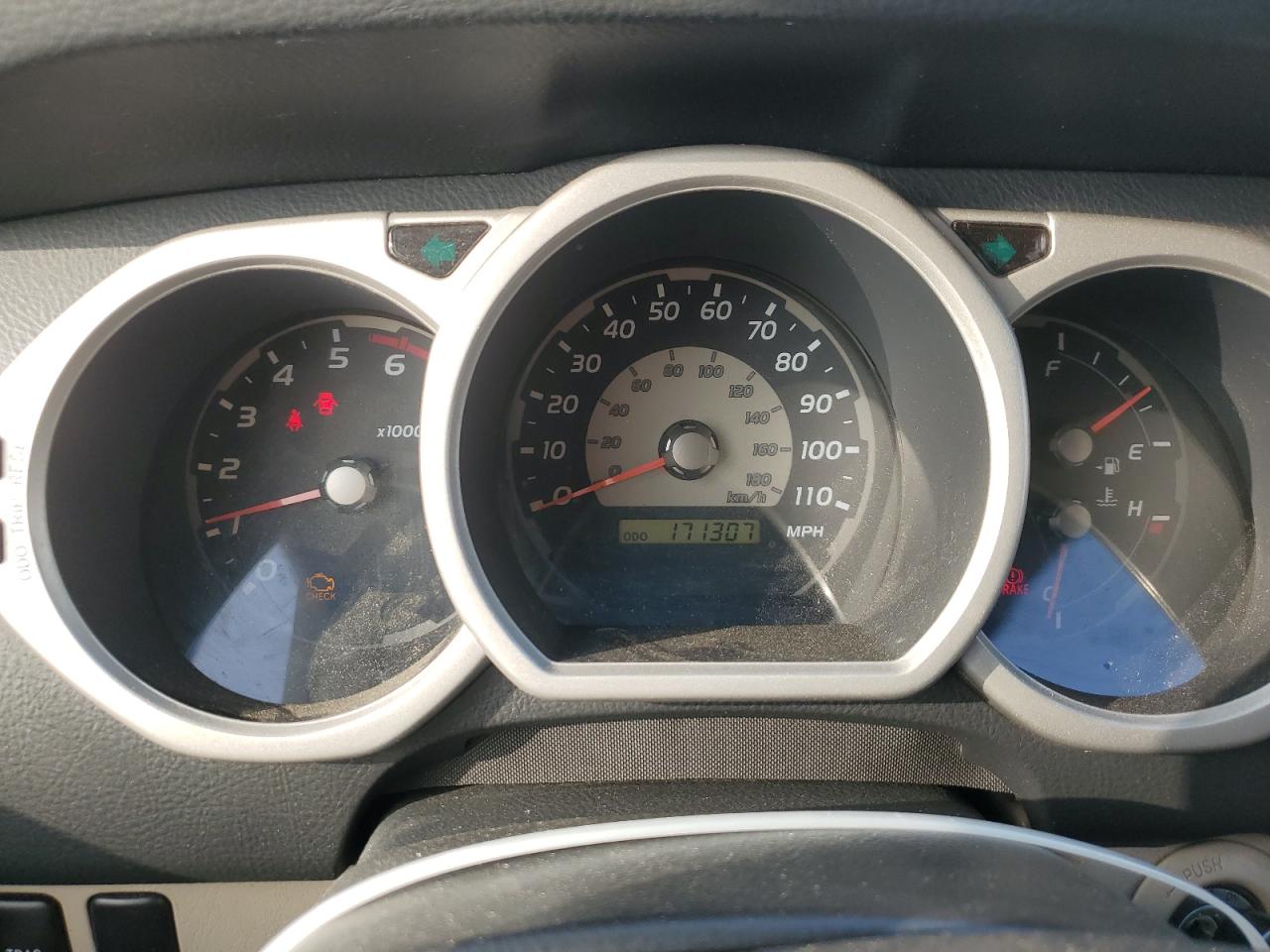 2004 Toyota 4Runner - Image 9