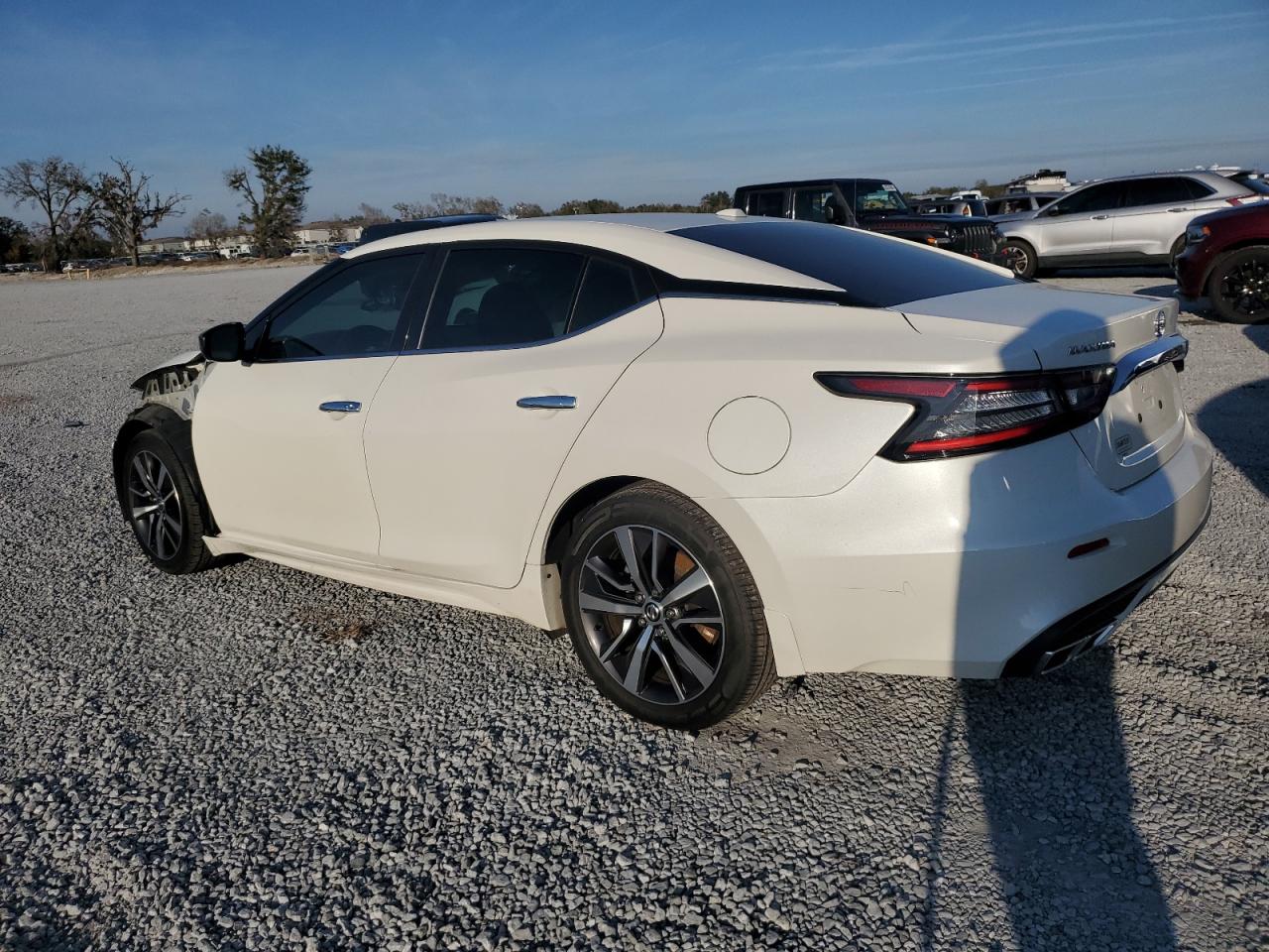 2019 Nissan Maxima - Image 2