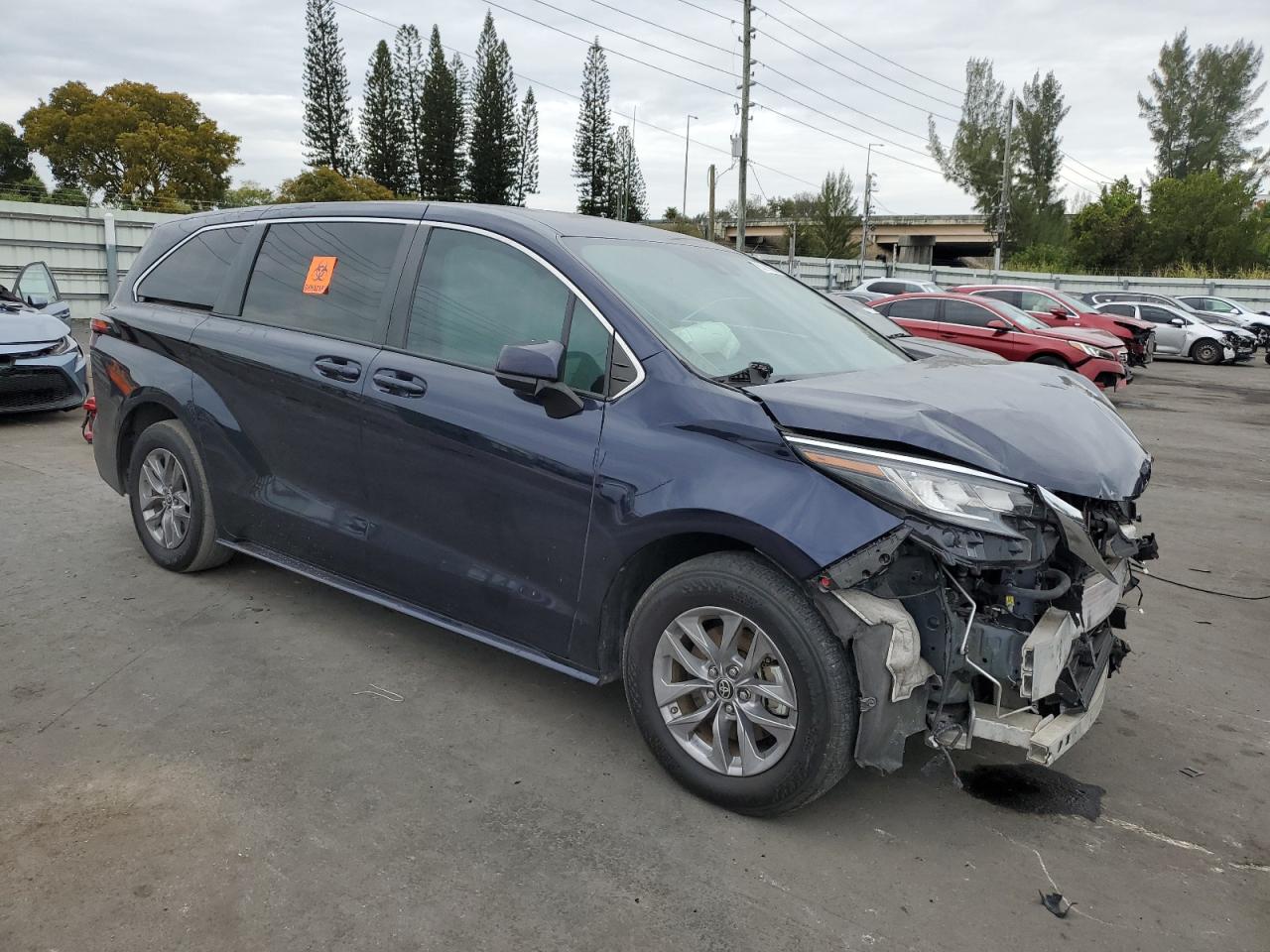 2022 Toyota Sienna - Image 4