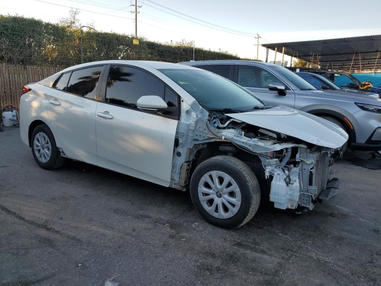 VIN JTDKARFU1K3072766 2019 TOYOTA PRIUS no.4