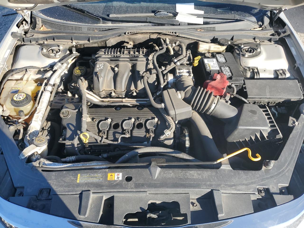 2010 Ford Fusion - Image 11