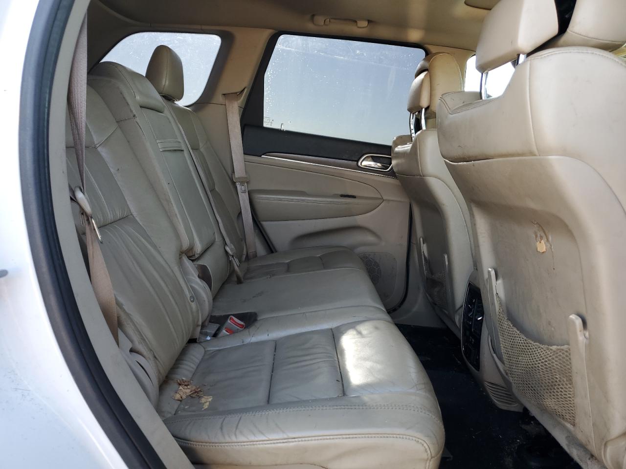 2015 Jeep Grand Cherokee - Image 11