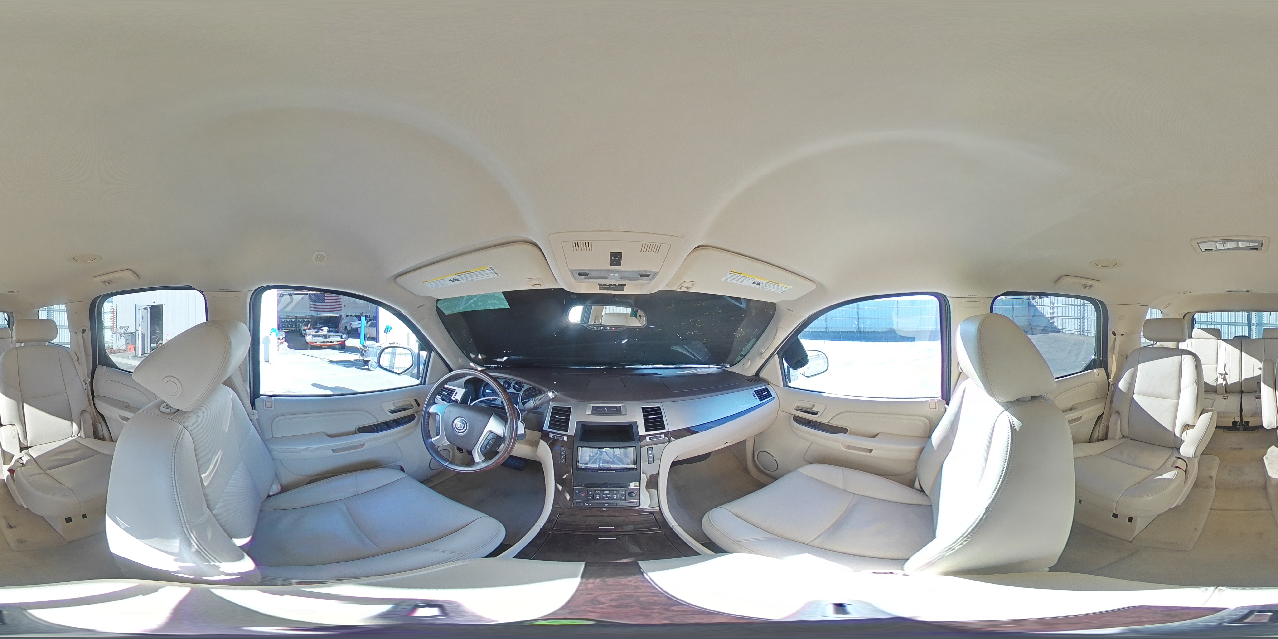 2007 Cadillac Escalade - Image 13