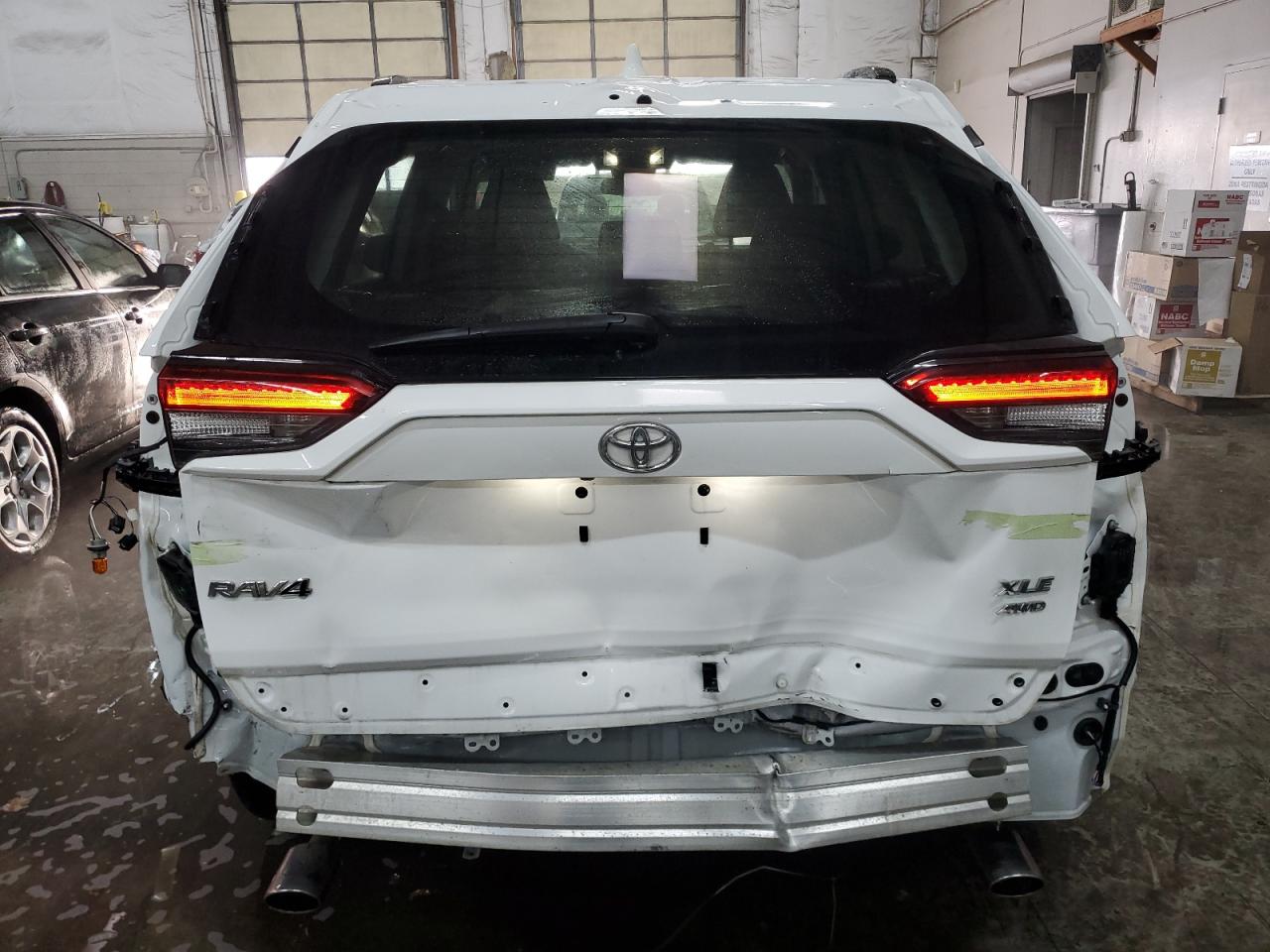 2022 Toyota RAV 4 - Image 6