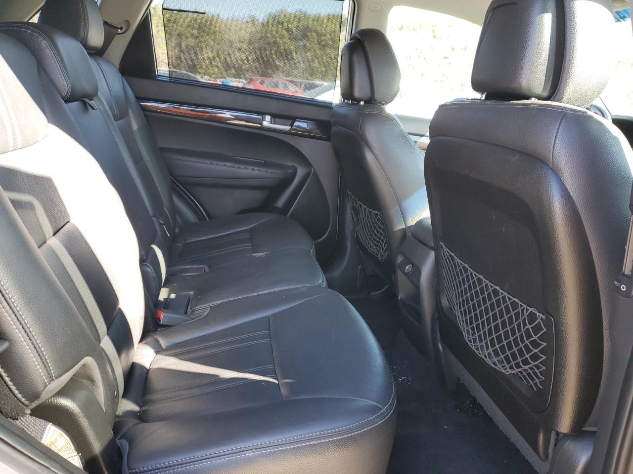 2014 Kia Sorento - Image 11