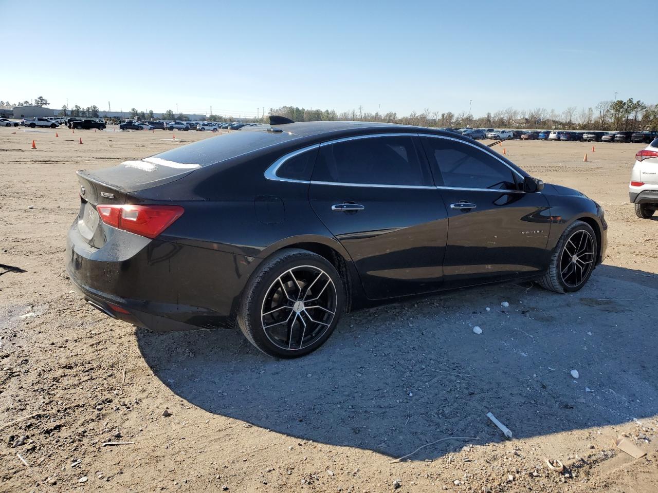 2016 Chevrolet Malibu - Image 3