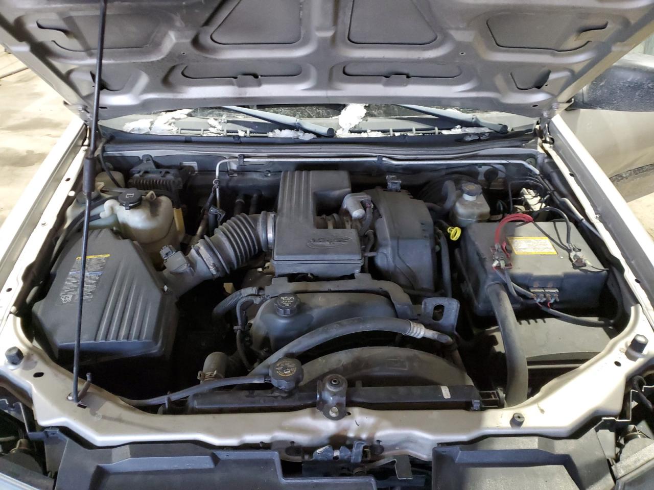2005 Chevrolet Colorado - Image 11
