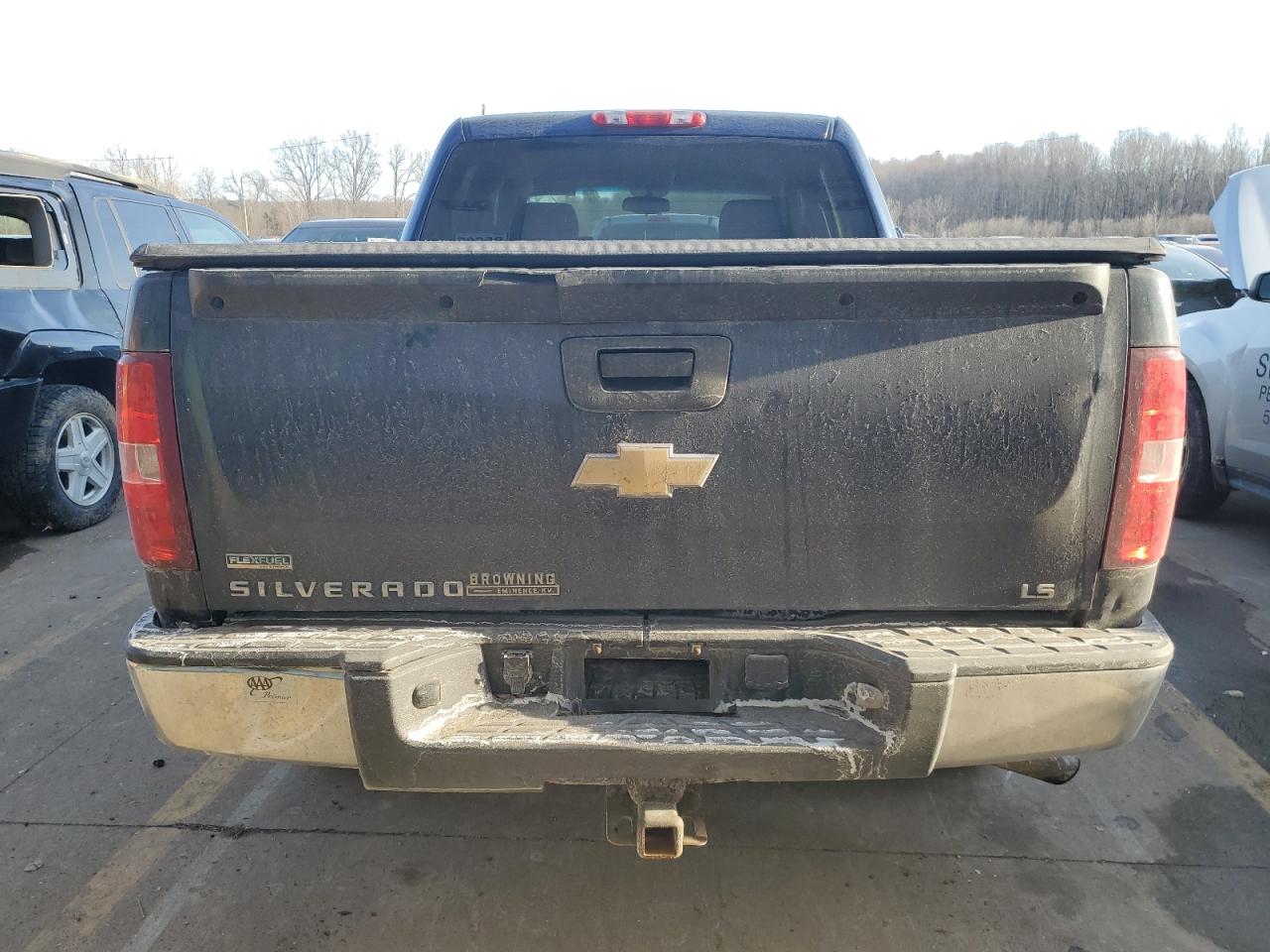 2011 Chevrolet Silverado - Image 6