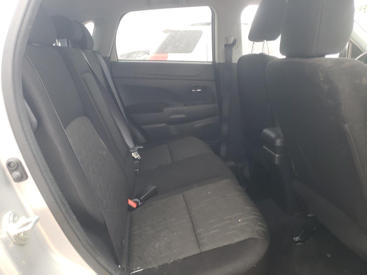2020 Mitsubishi Outlander - Image 11