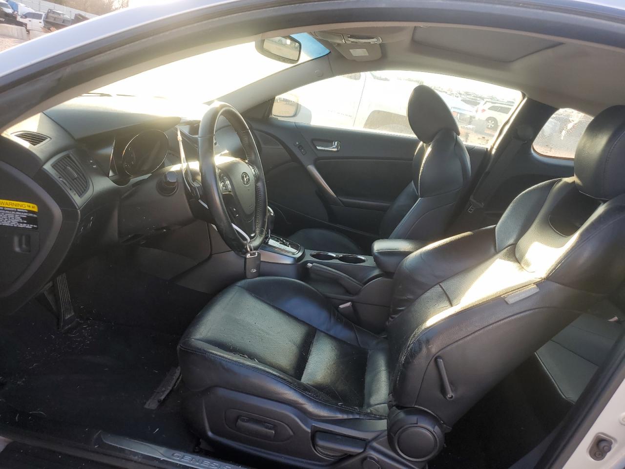 2011 Hyundai Genesis - Image 7