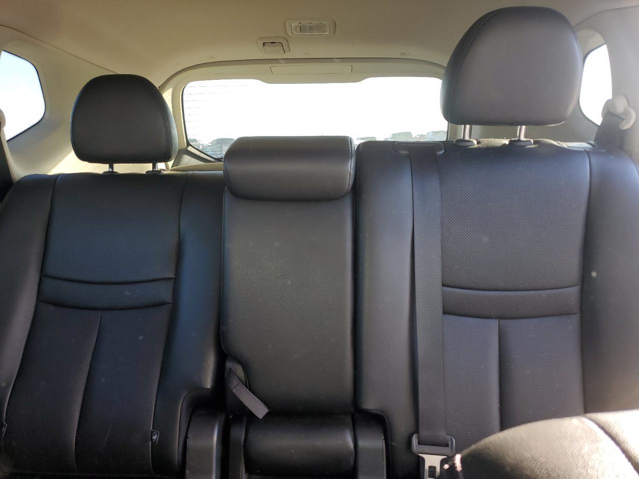 2018 Nissan Rogue - Image 10