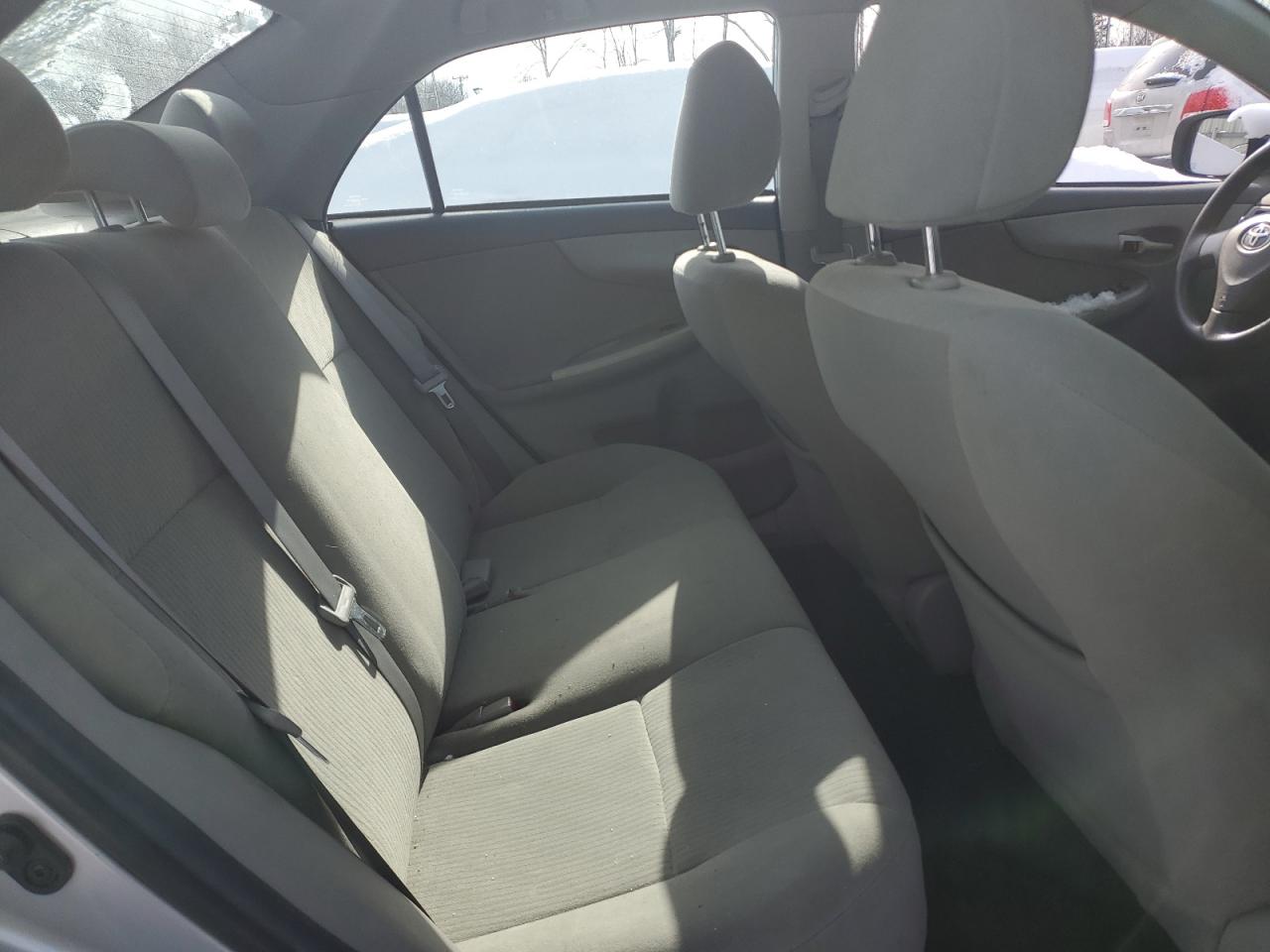 2010 Toyota Corolla - Image 10