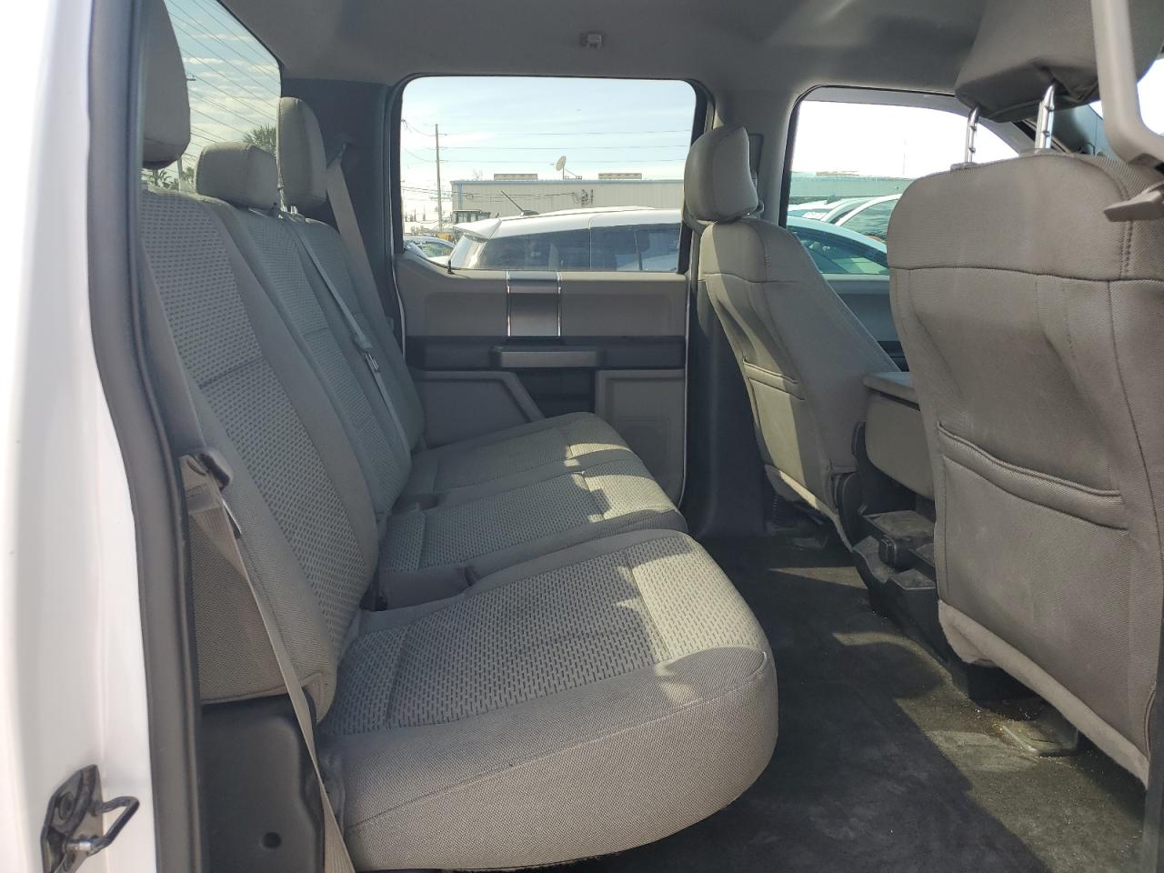 2015 Ford F-150 - Image 10