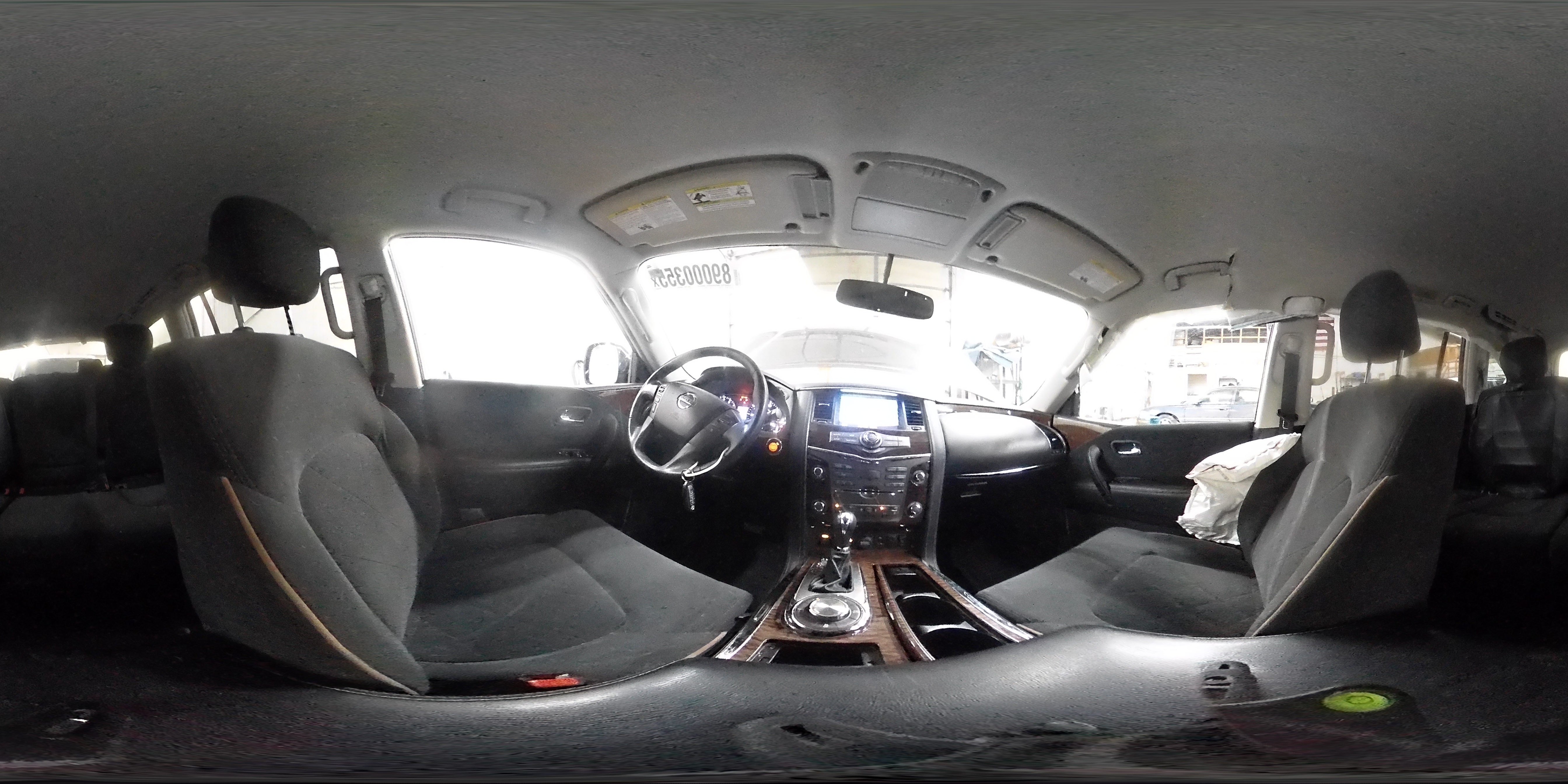2019 Nissan Armada - Image 14