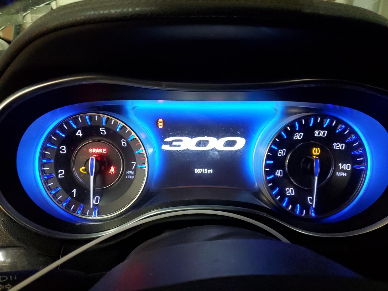 2020 Chrysler 300 - Image 9