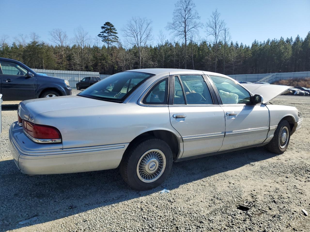 1997 Ford Crown Victoria - Image 3