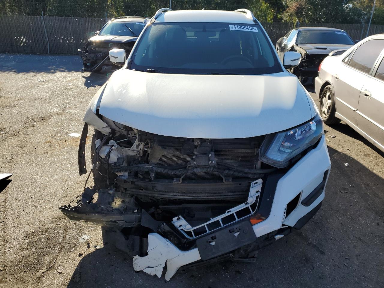 2017 Nissan Rogue - Image 5