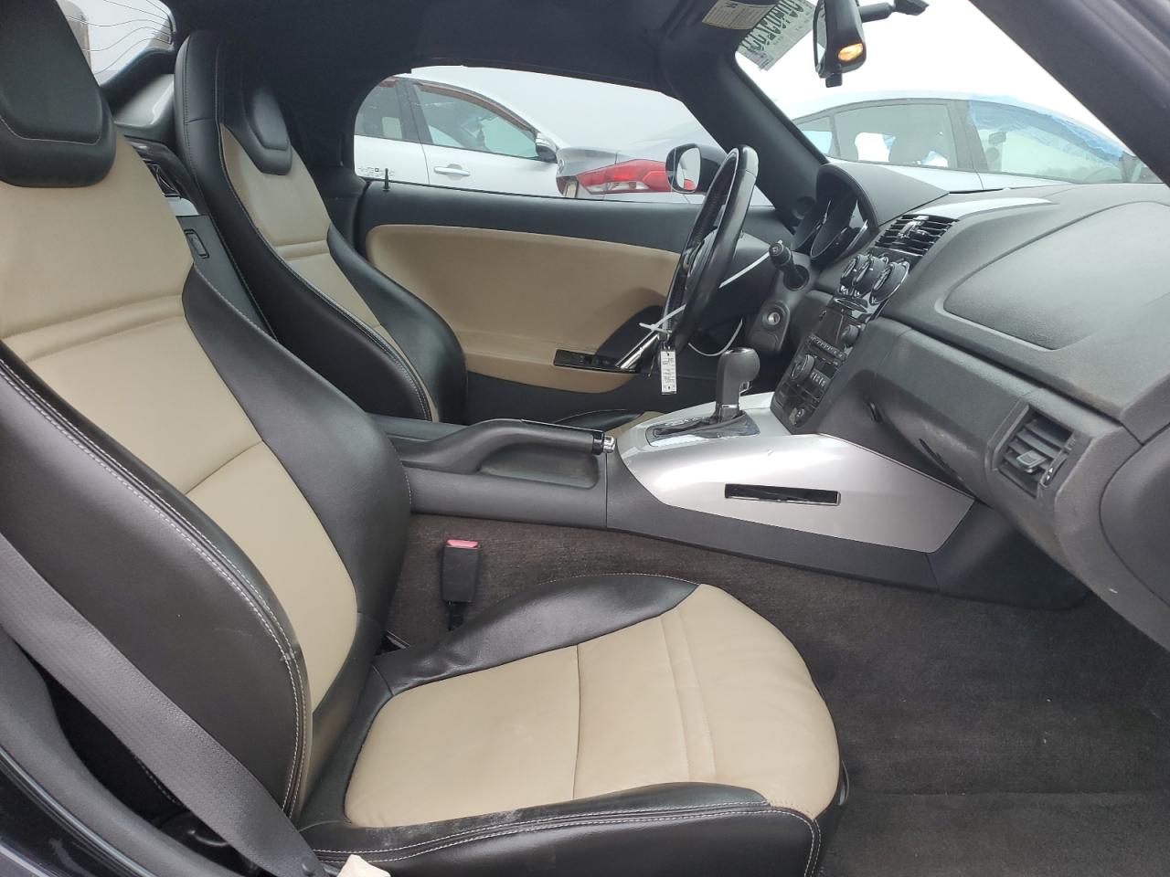 2008 Saturn Sky - Image 10