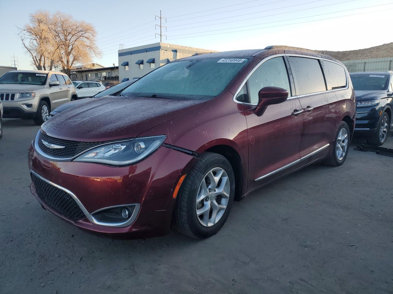 2017 Chrysler Pacifica - Image 1