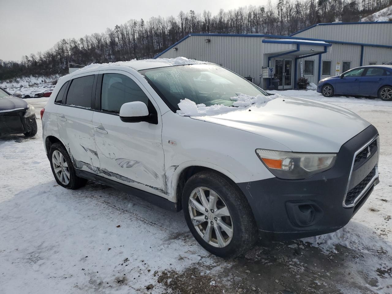 2014 Mitsubishi Outlander - Image 4