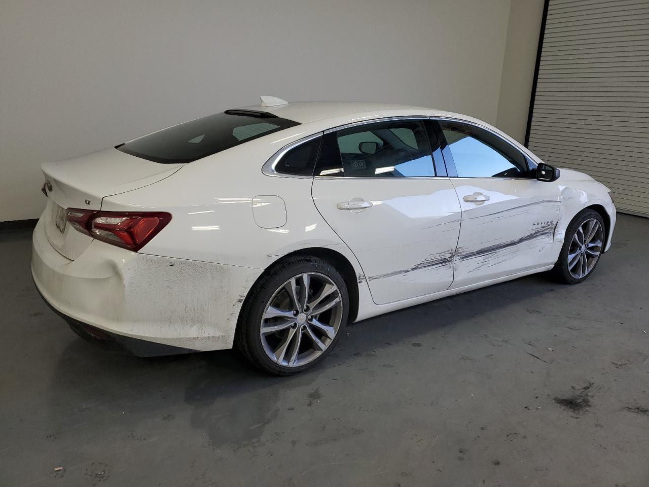 2022 Chevrolet Malibu - Image 3