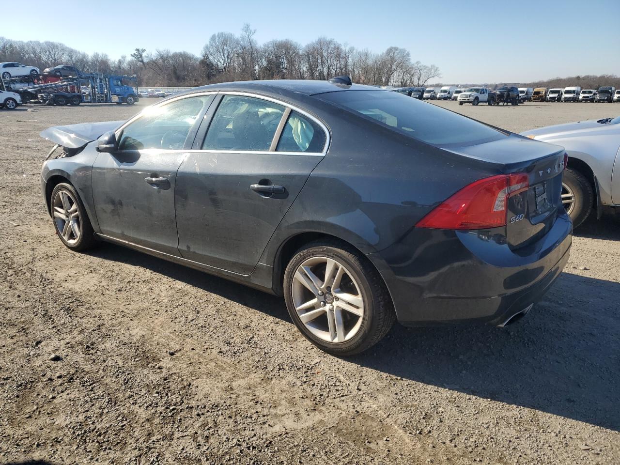 VIN YV1612TK0F2358156 2015 VOLVO S60 no.2